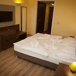 Jade Hotel-ezuesthid فندق 4*