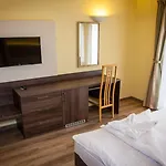 فندق Jade Hotel-ezuesthid 4*