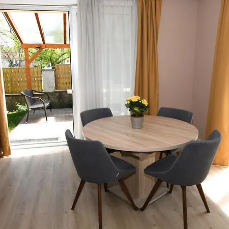 Jade Hotel-ezüsthíd Veszprém