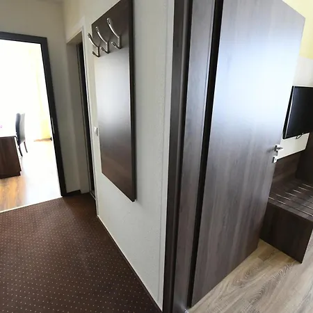 Hotell Jade Hotel-ezuesthid