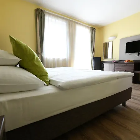 Jade Hotel-ezuesthid Hotell Veszprém
