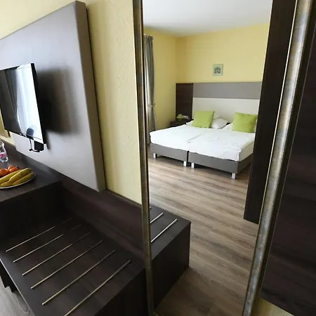 Jade Hotel-ezuesthid 4* Veszprém