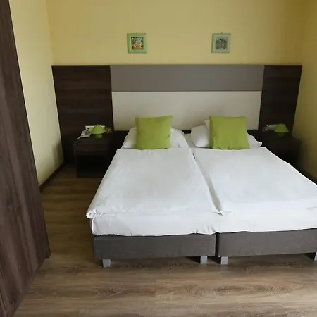 Jade Hotel-ezuesthid