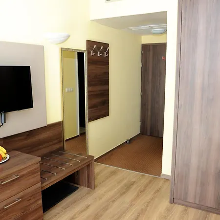 Hotell Jade Hotel-ezuesthid