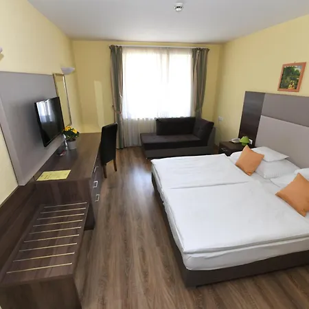 Jade Hotel-ezuesthid 4* Veszprém