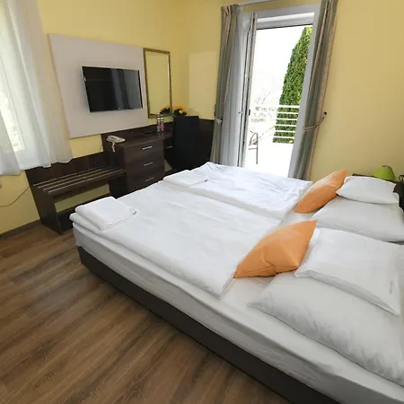 Jade Hotel-ezuesthid Veszprem
