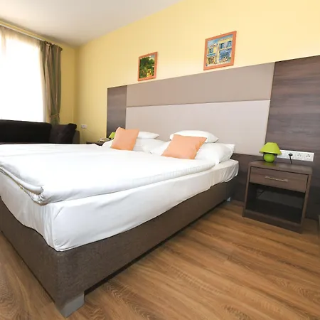 Jade Hotel-ezuesthid Otel Veszprém