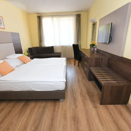 Jade Hotel-ezuesthid Hotell Veszprém