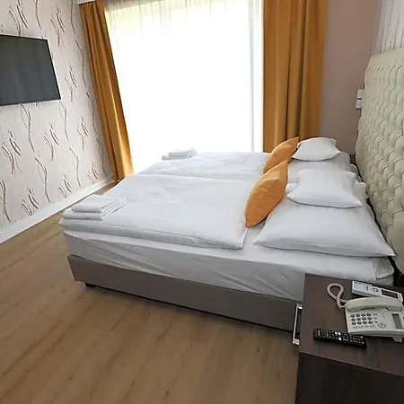 Jade Hotel-ezuesthid