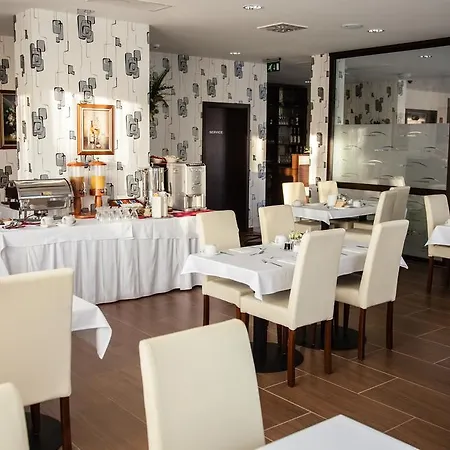 Szálloda Jade Hotel-ezüsthíd 4*