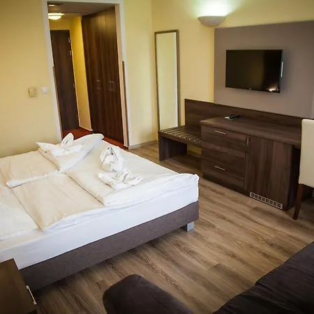 Szálloda Jade Hotel-ezüsthíd 4*