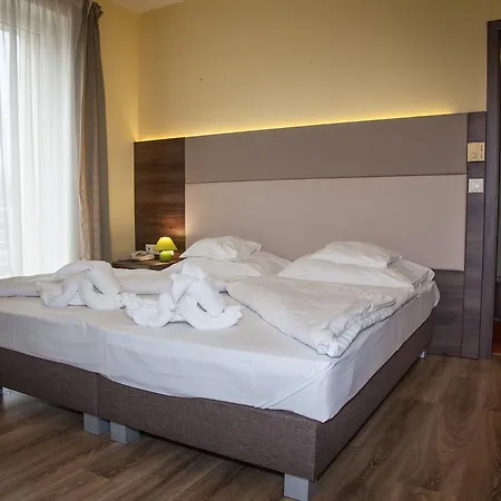 Szálloda Jade Hotel-ezüsthíd 4*