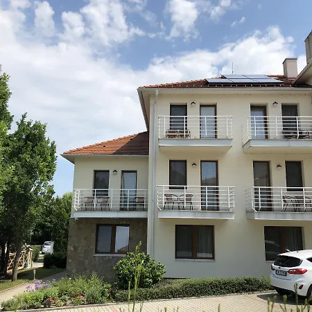 Jade Hotel-ezüsthíd Szálloda 4*