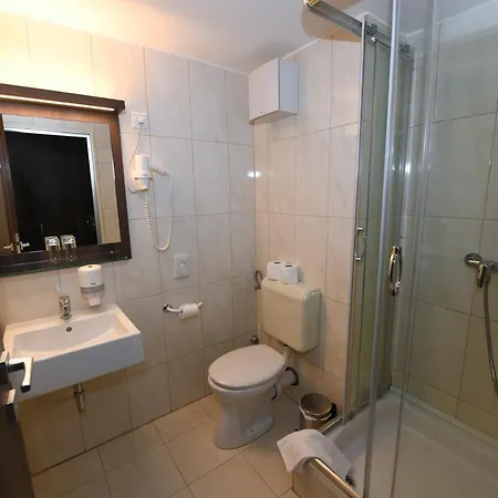 Szálloda Jade Hotel-ezüsthíd Veszprém