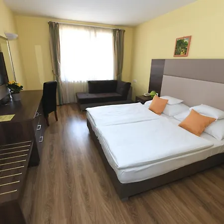 Szálloda Jade Hotel-ezüsthíd 4*