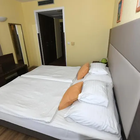 Jade Hotel-ezuesthid 4* Veszprém