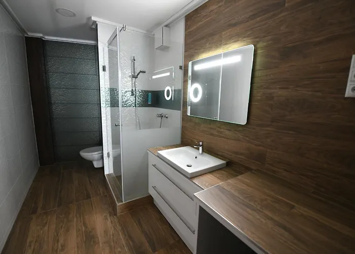 Jade Hotel-ezuesthid 4* Veszprém