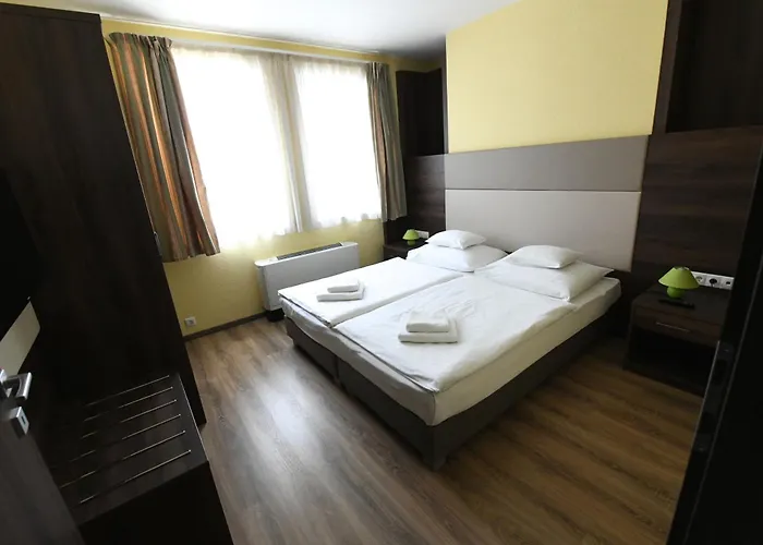 מלון Jade Hotel-ezuesthid 4*