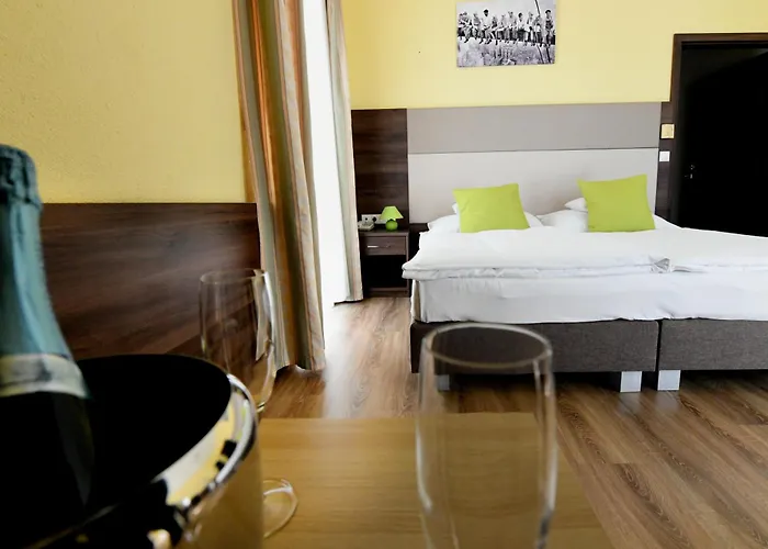 Jade Hotel-ezuesthid Hotel 4*