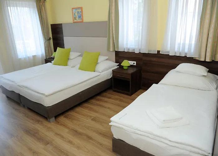 Jade Hotel-ezuesthid