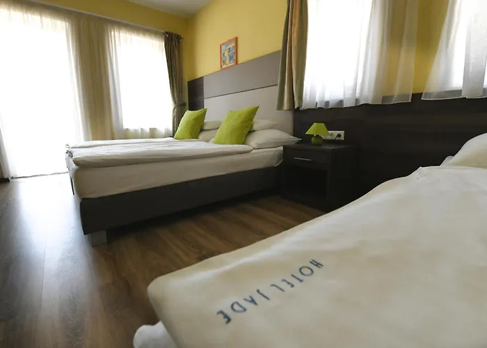 Jade Hotel-ezuesthid ホテル 4*