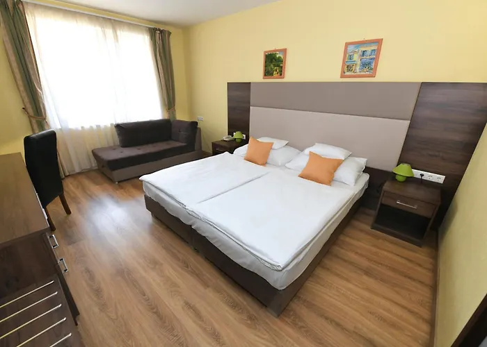 Jade Hotel-ezuesthid ホテル 4*
