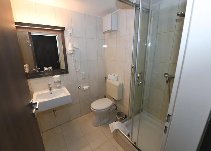 Hotel Jade Hotel-ezuesthid 4*