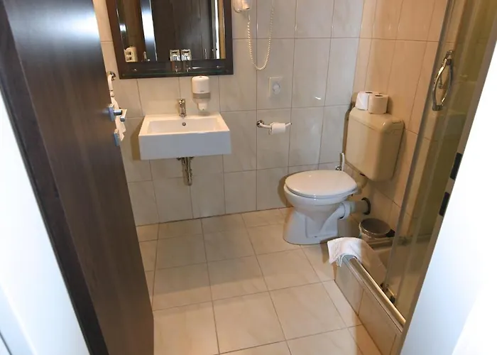 מלון Jade Hotel-ezuesthid 4*