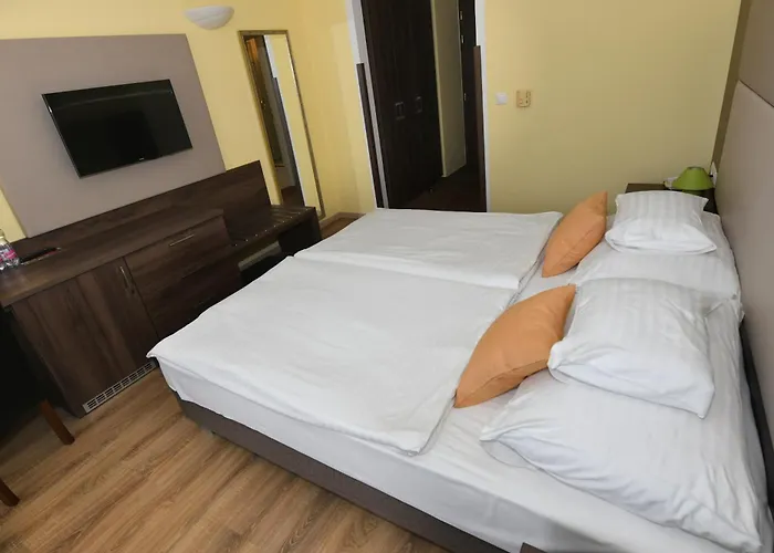 Hotel Jade Hotel-ezuesthid 4*