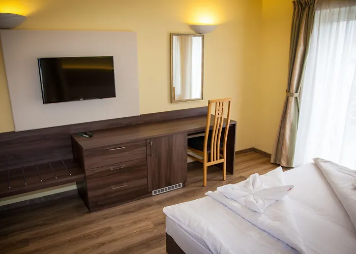 Hotel Jade Hotel-ezuesthid 4*